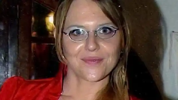La periodista acusada de abuso seguirá presa en casa de su madre