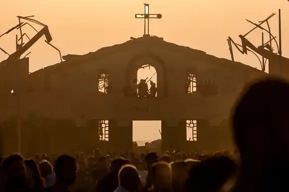 Irak declara TRES DÍAS DE DUELO e investiga catastrófico incendio que dejó más de 100 muertos en una boda