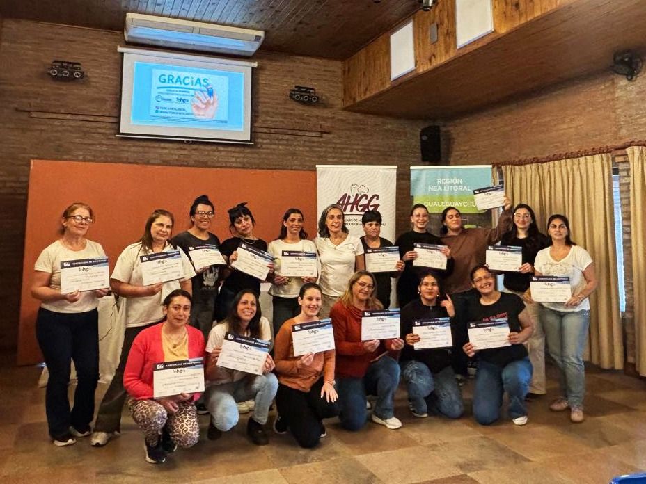 Casi una veintena de mujeres realizaron el curso en Faro del Lago.