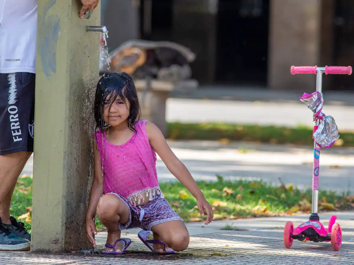 Domingo caluroso: ¿llega la lluvia? ¿Cuándo bajarían las temperaturas?