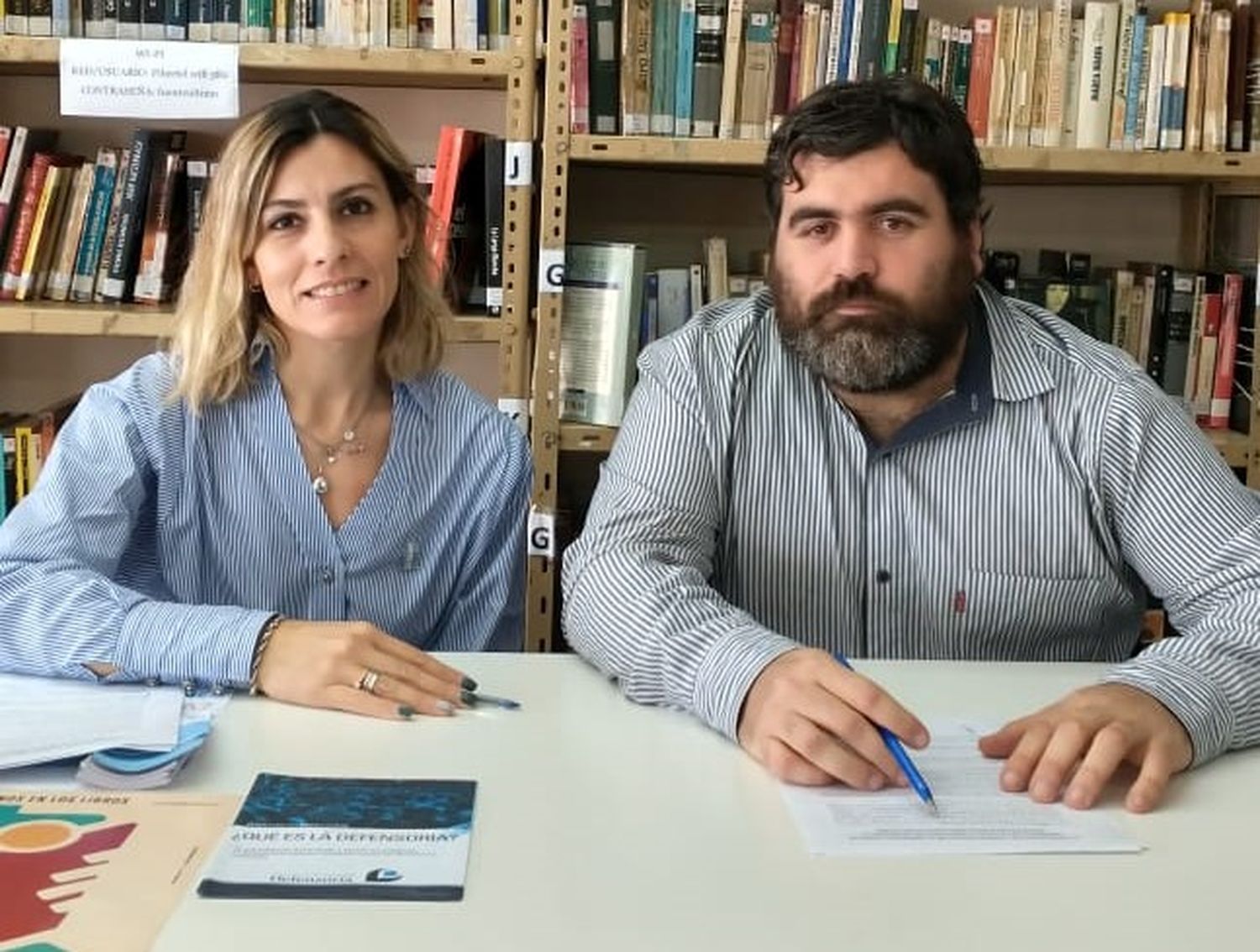 La Defensoría firmó con convenio con la Biblioteca Popular Sarmiento de Tandil