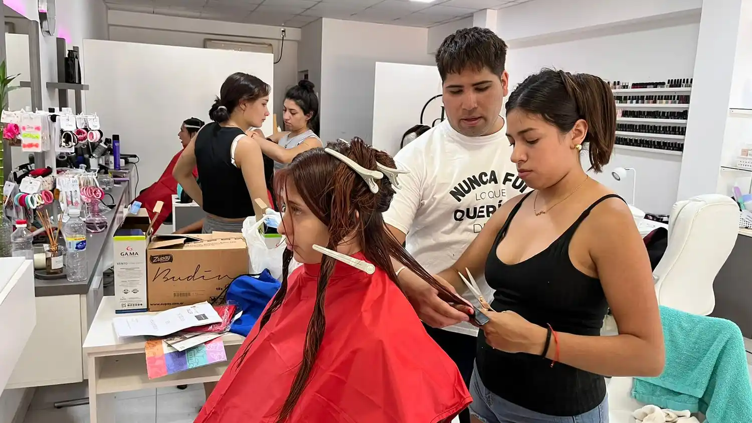 San Vicente lanzó una capacitación en auxiliar en peluquería a través del Programa Nueva Oportunidad