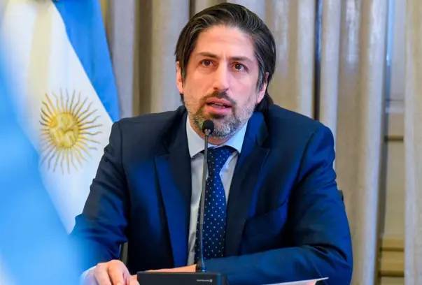 Trotta dijo que no es necesaria la vacuna para volver a clases