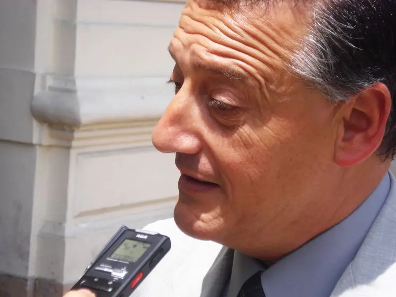 Las Flores: Intendente Gelené confirmó que continuarán pagando $500 extra a empleados municipales