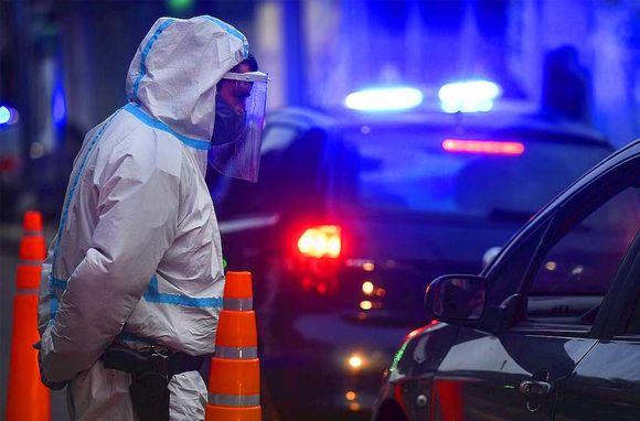 Reconocido científico admite errores en el manejo de la pandemia de coronavirus