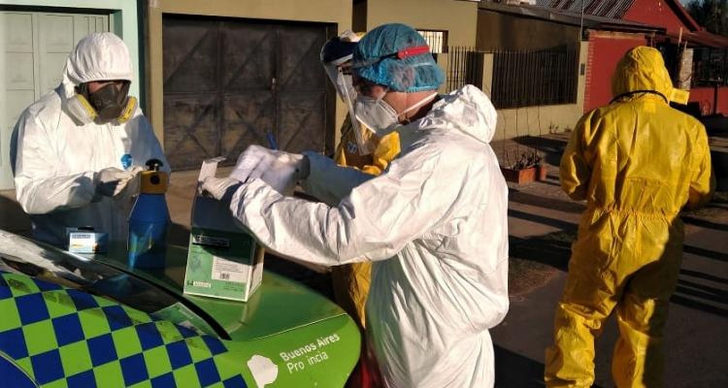 Coronavirus: convivientes de casos positivos que presenten síntomas serán considerados contagiados sin hisopar