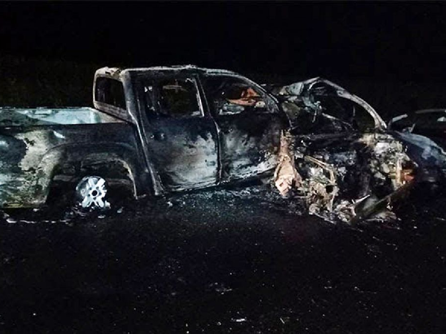 Mueren cinco integrantes de una familia en un choque frontal en Coronel Moldes