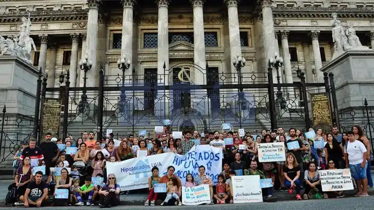 Créditos UVA: La gran estafa en la que siguen atrapados miles de trabajadores 