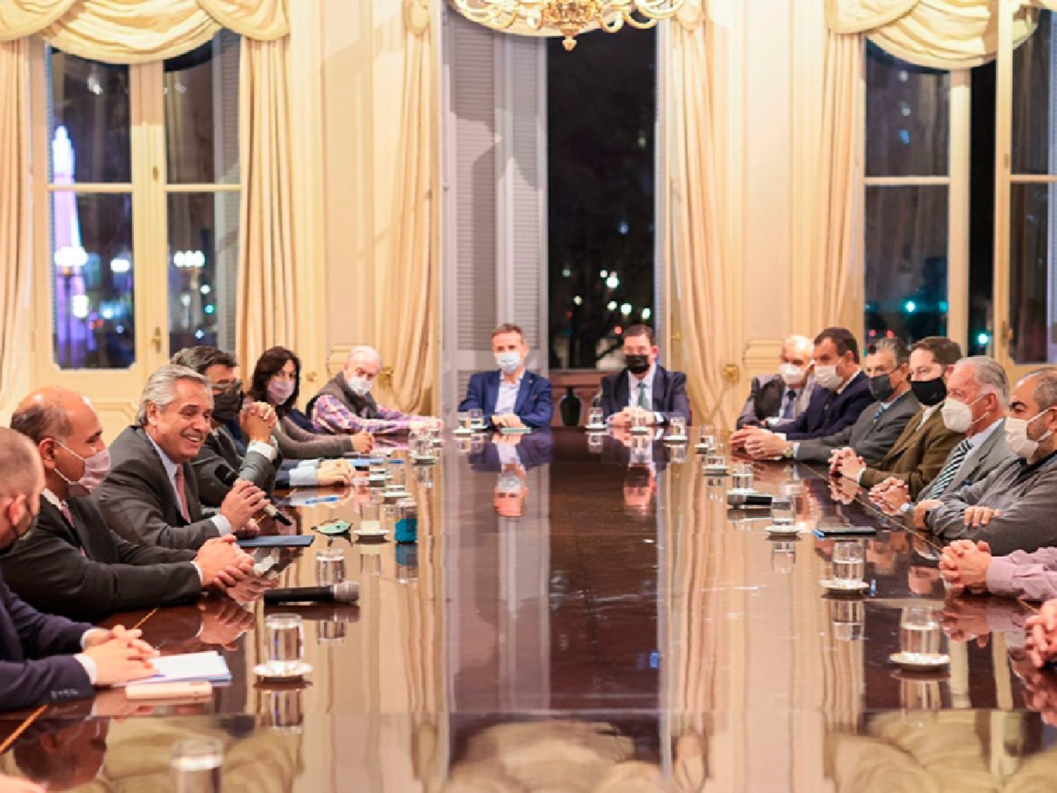Negocian un nuevo aumento del salario mínimo, vital y móvil