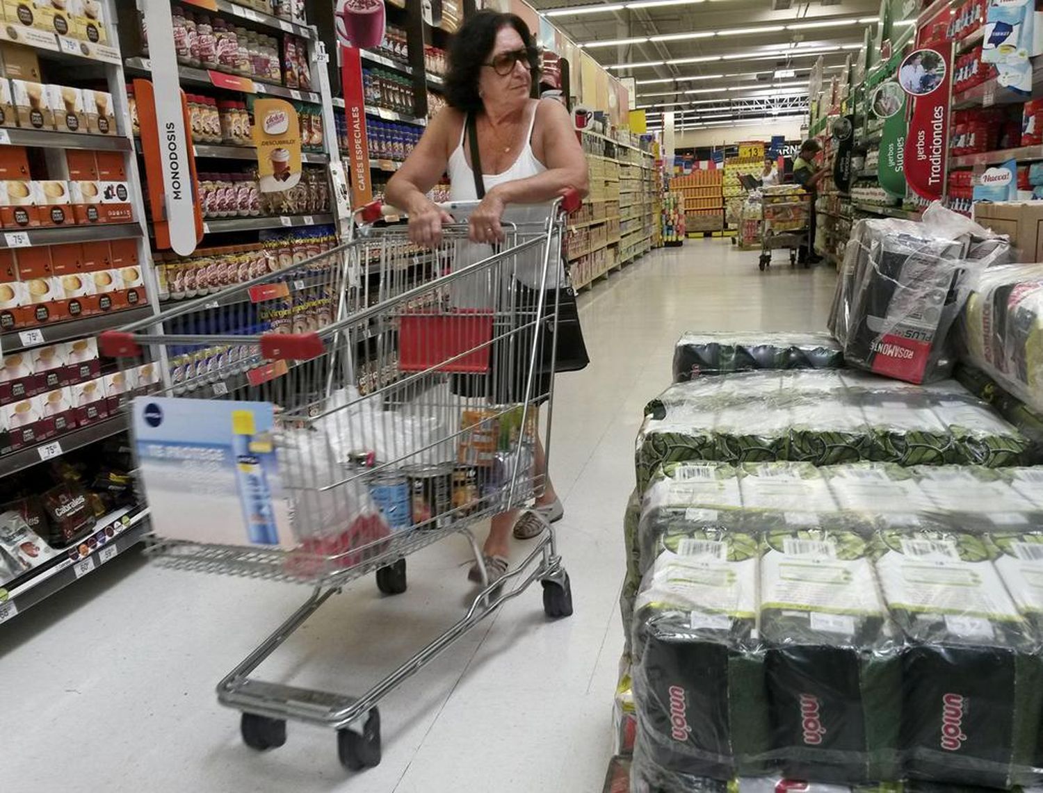 La inflación de febrero fue del 2,4% y complica la meta del 15% para 2018