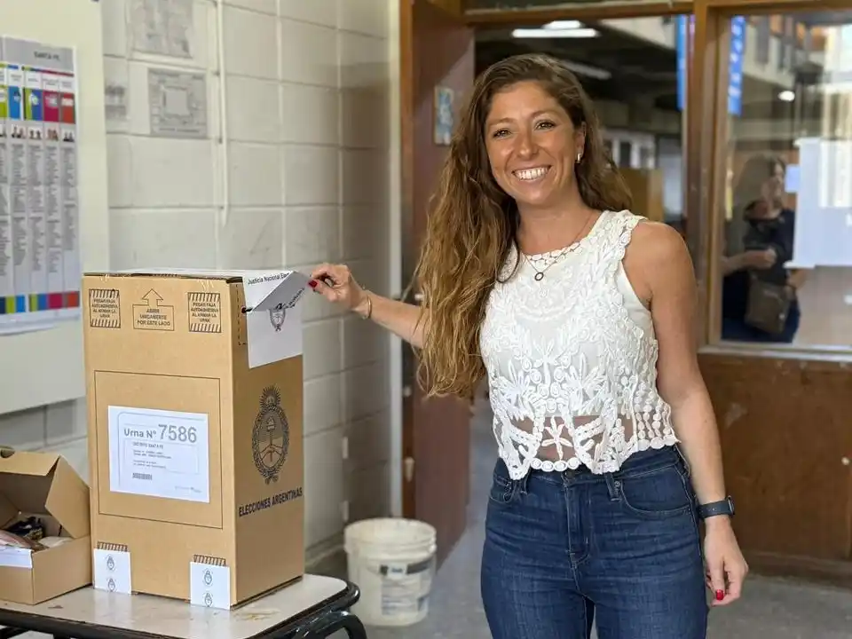 Sofía Galnares votó en el ex Nacional 1.