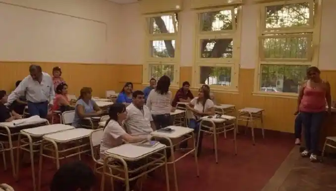 Golpeó a dos maestras porque su hija repitió   