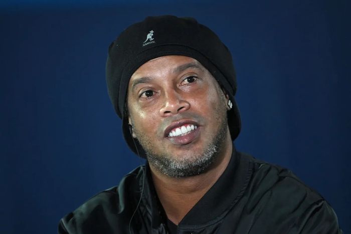 Ronaldinho Leyenda - Interna 4