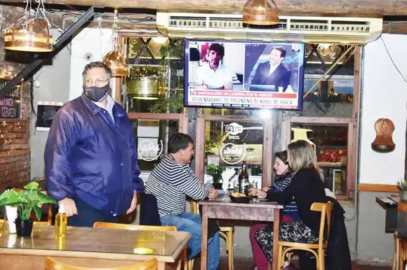 �SEn toda la provincia, a la hora cero deben cerrar los negocios y la circulación⬝