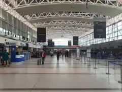 Coronavirus: prohíben ingreso de turistas de varios países