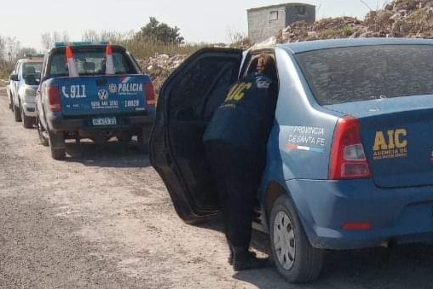 Los agentes policiales llegaron al predio tras el aviso del hallazgo de restos óseos.