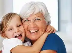 En las abuelas al ver a los nietos, se activan áreas cerebrales diferentes que al ver a los hijos no