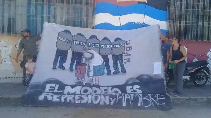 “Yo elijo la lechuga”: Feriazo y gratiferia en plaza San Martín