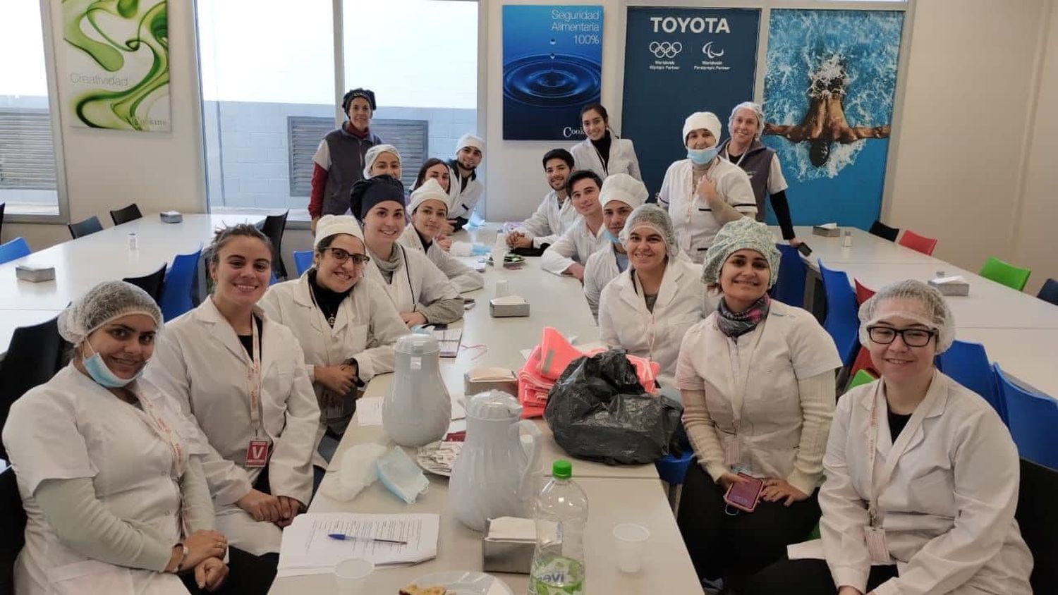 Estudiantes de UNER viajaron a la planta de Toyota en Zárate