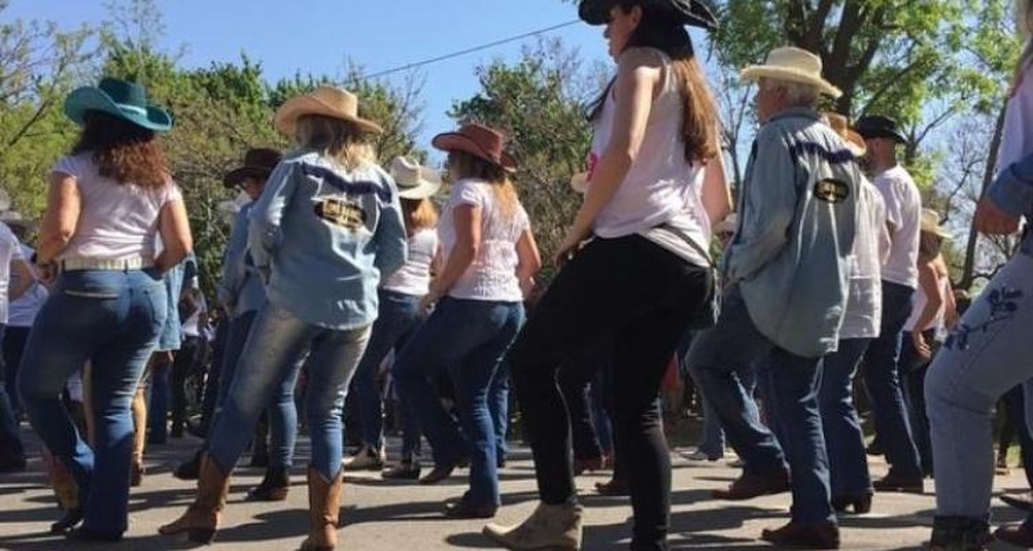 San Pedro Line Dance: Primer grupo de baile country en la ciudad