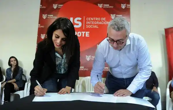 Julio Zamora y Victoria Donda presentaron programa para prevenir y tratar adicciones