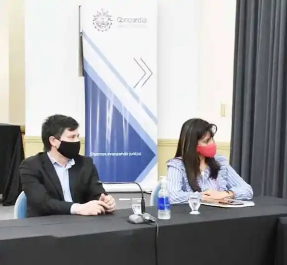 �SAfirmamos el compromiso de seguir trabajando por una ciudad sin violencia de género⬝