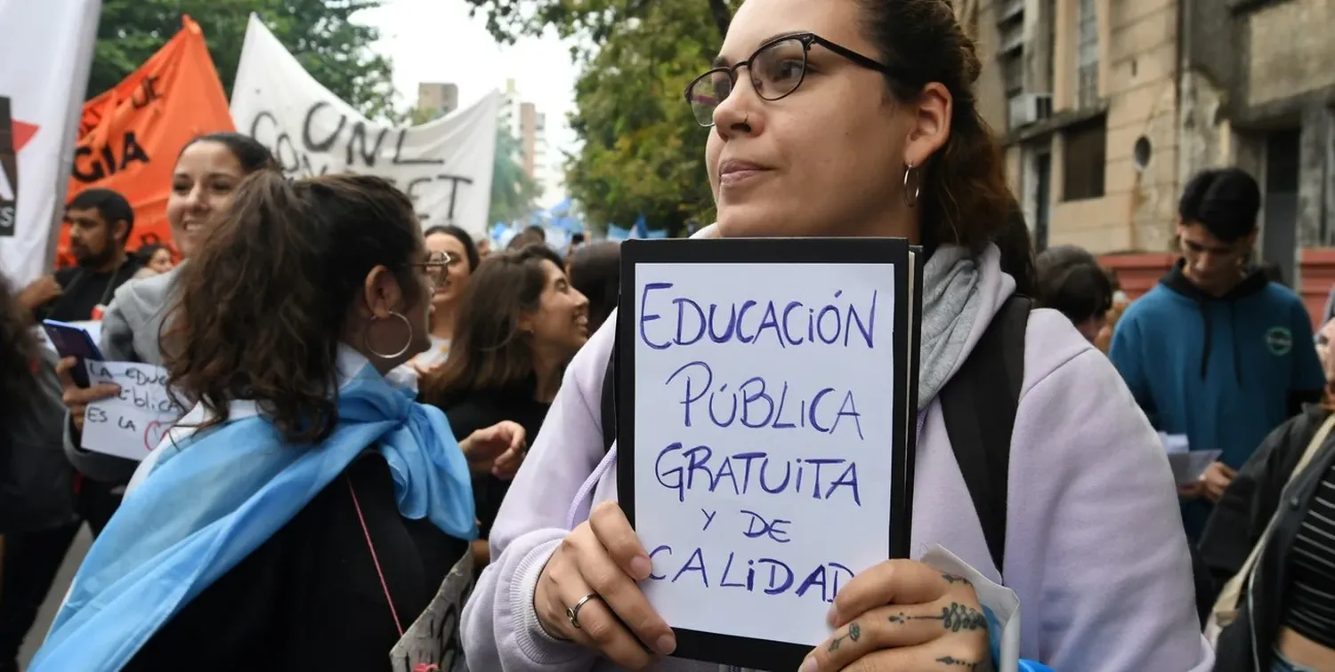 La marcha del 23 de abril marcó un hito y, a partir de allí, comenzaron a aparecer más fondos para las universidades. Pero la paritaria salarial sigue sin resolverse. Crédito: Manuel Fabatía.