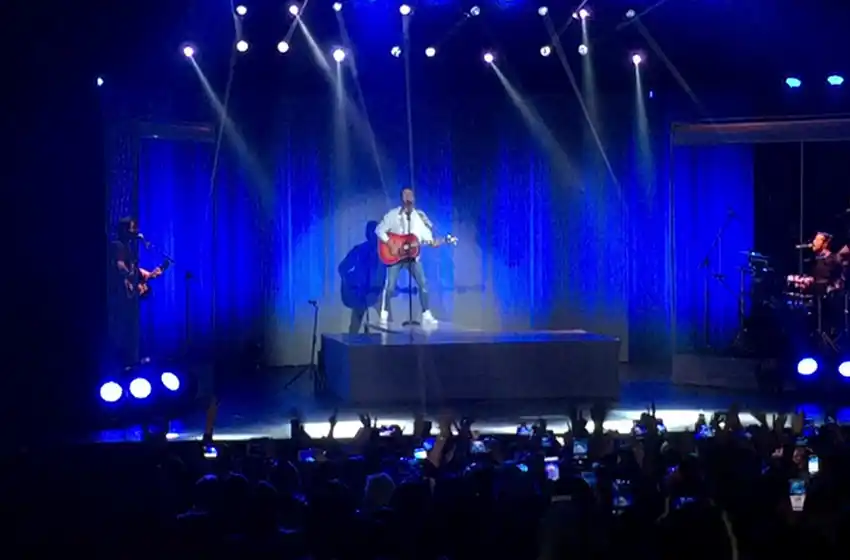 Íntimo, Axel trajo todo su «Ser» a Rosario