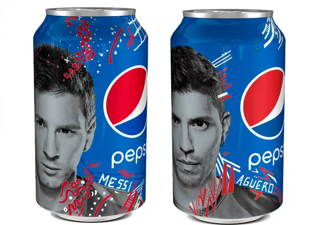 Pepsi presenta sus nuevas latas con imágenes de Agüero y Messi