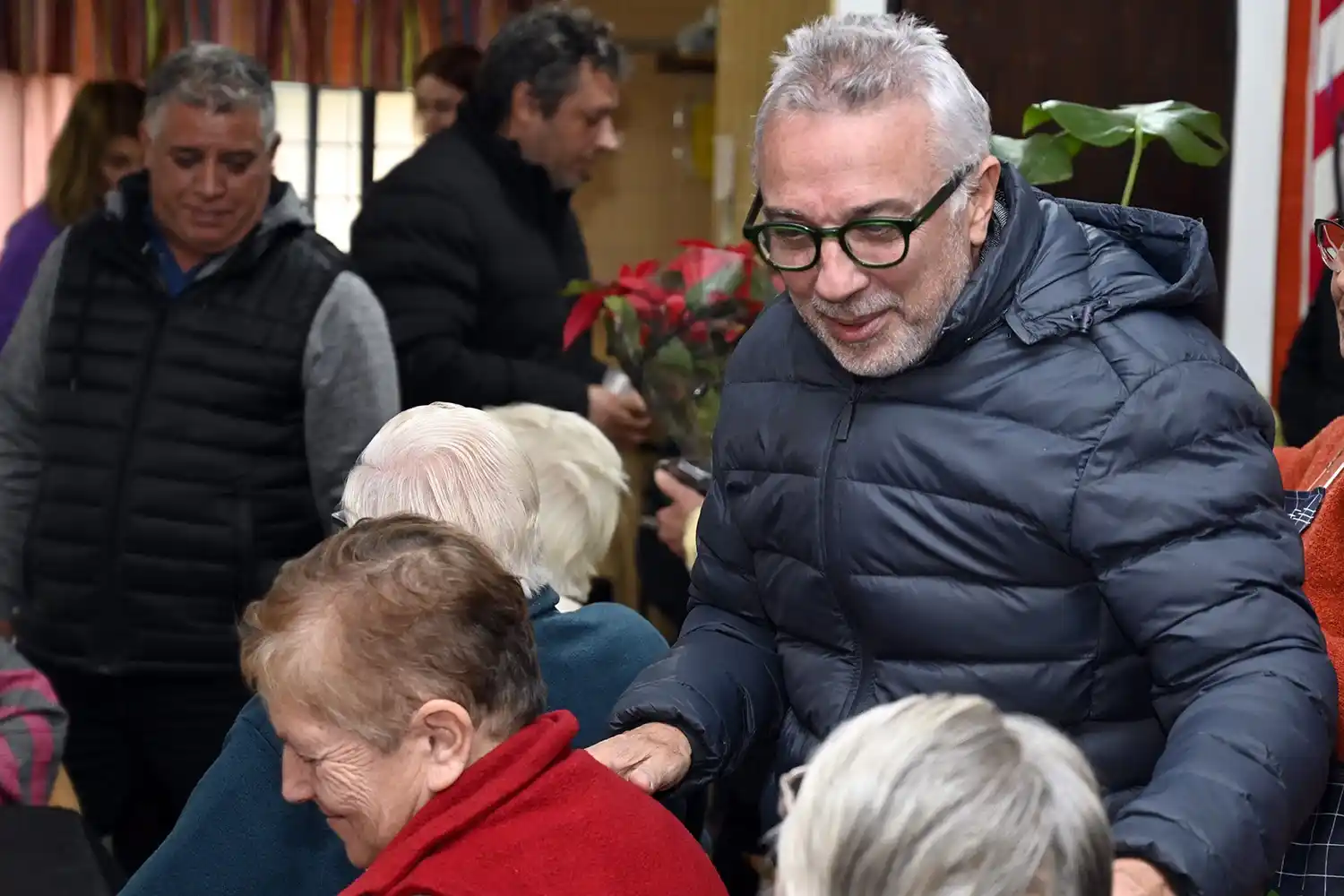 Julio Zamora estuvo presente en el 28° aniversario de un Centro de Jubilados en Tigre