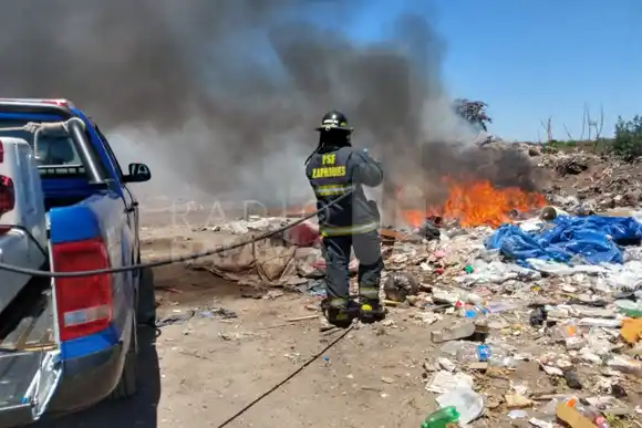 Múltiples incendios en la ciudad: arduo trabajo de los Bomberos de Rafaela