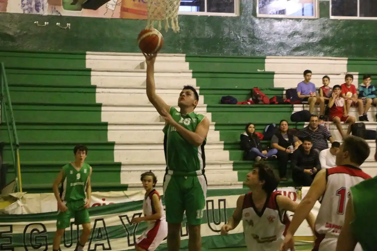 Neptunia, Central, Racing y Juventud se clasificaron en las tres categorías