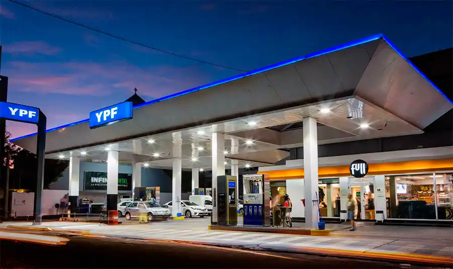 YPF salió a aclarar que continuarán aceptando el pago con tarjeta de crédito