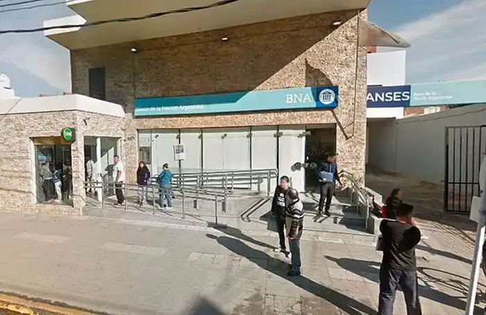 Paro bancario de dos horas por el asesinato de un cajero