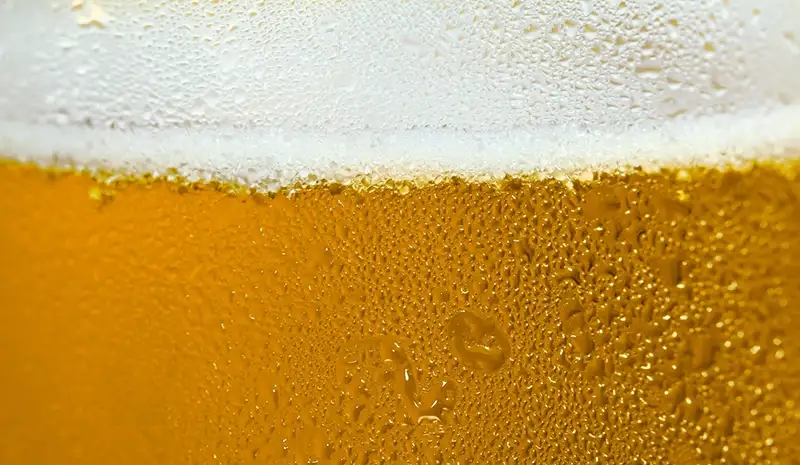 Aseguran que una cerveza al día preserva el colesterol bueno