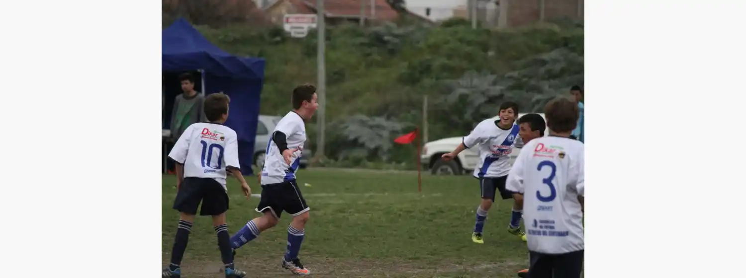 Vuelve a rodar la pelota en los Juegos Barriales de fútbol