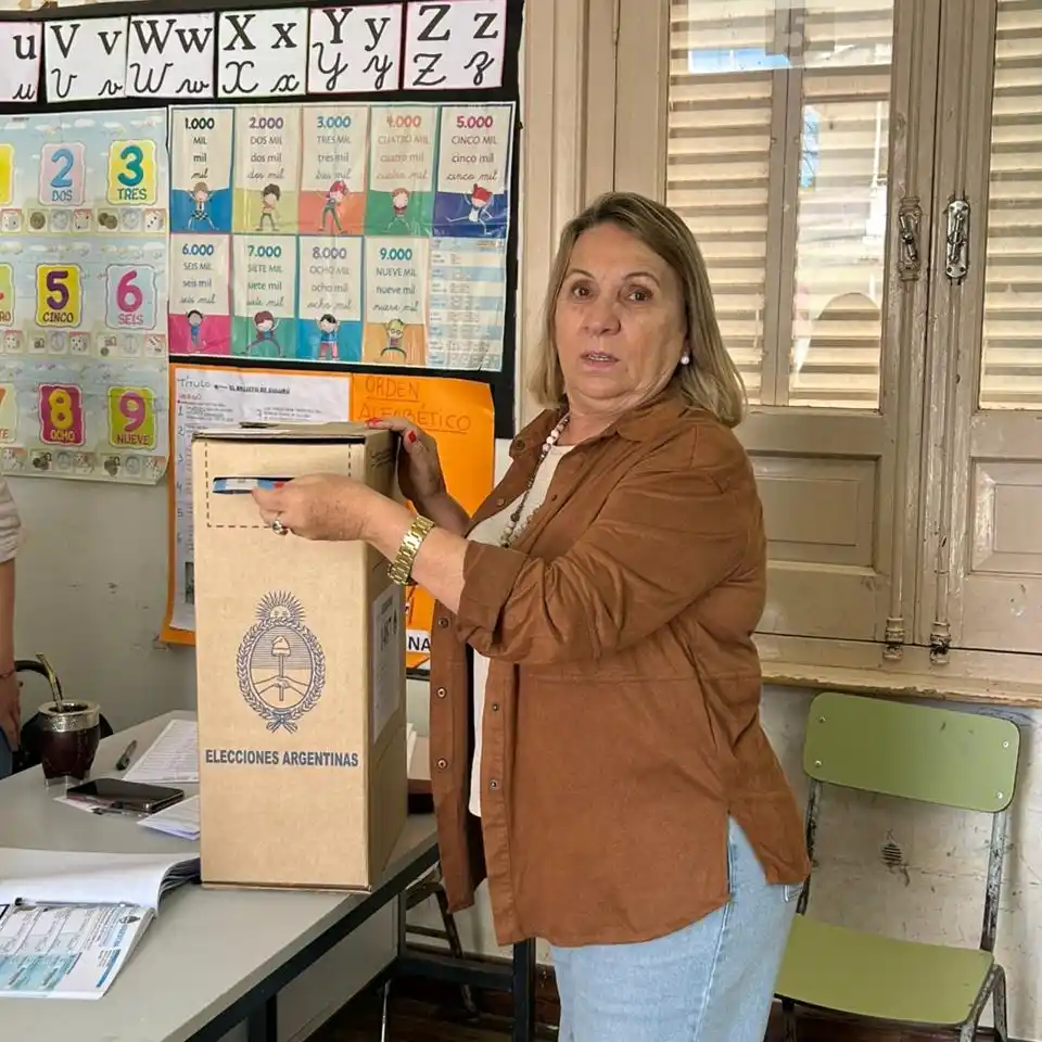 Dora Bogdan votó y destacó "el acto más importante de nuestra democracia"