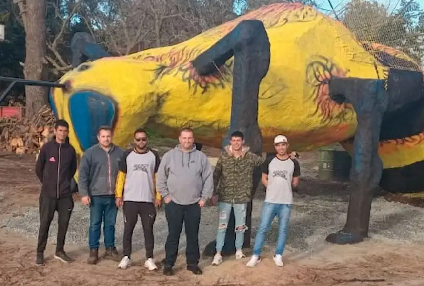 Un entrerriano aspira a Récord Guinness con la escultura de abeja más grande del mundo