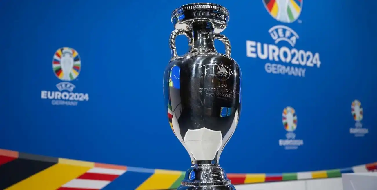 El trofeo de la Eurocopa. Crédito: UEFA