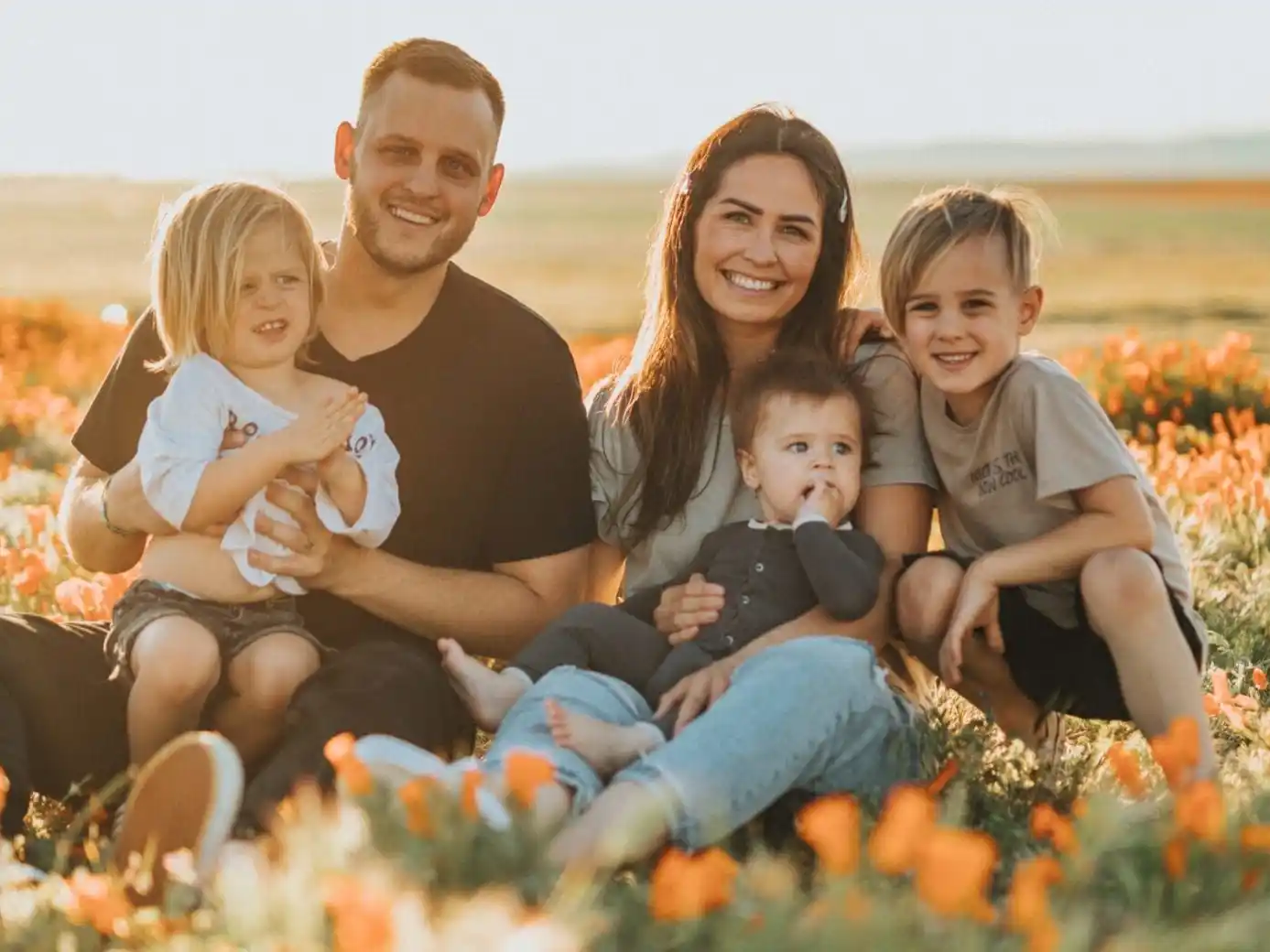 En tiempos donde la sociedad parece olvidar lo esencial, la familia vuelve a presentarse como el refugio más necesario y humano. Foto: Gentileza