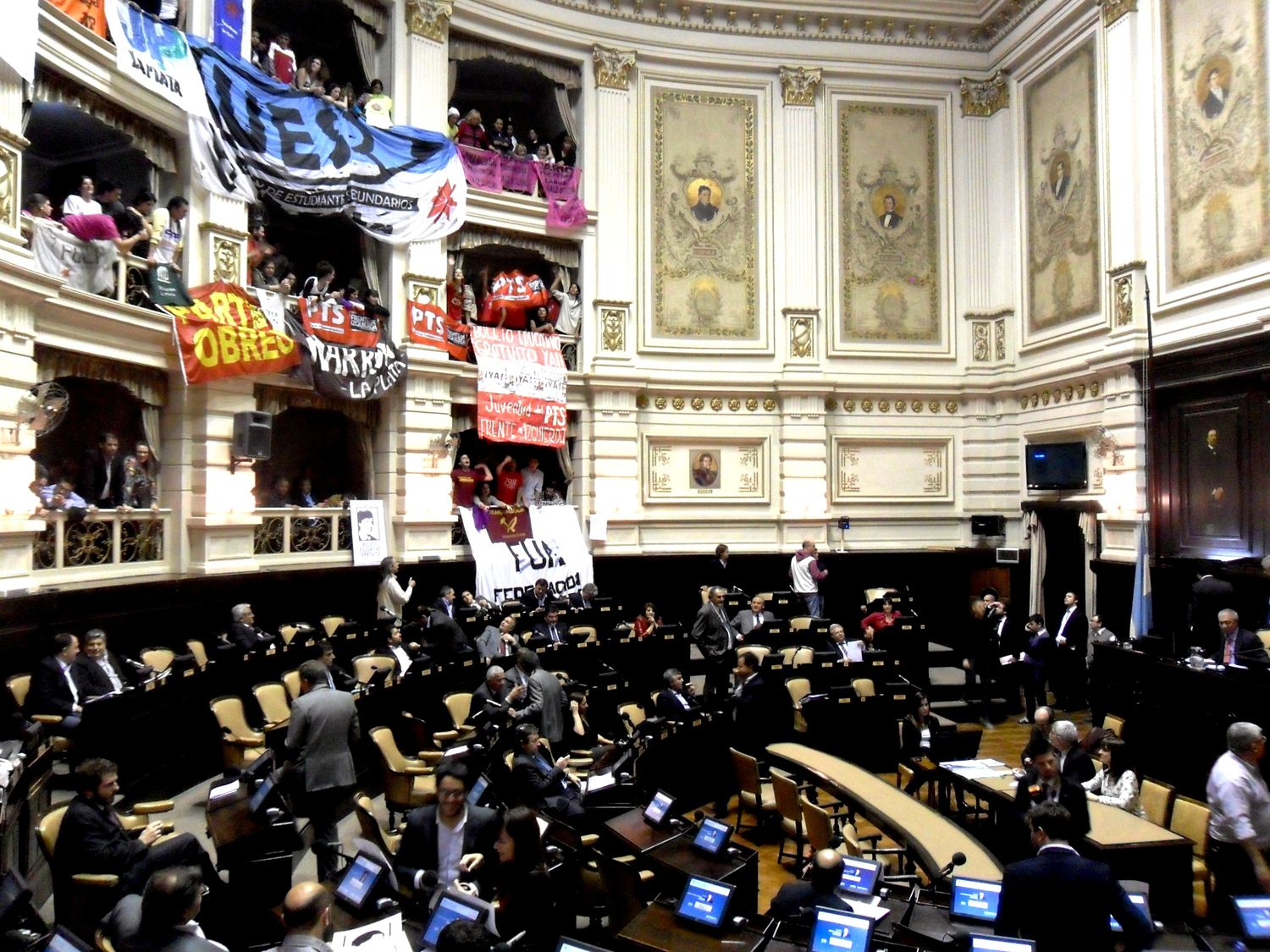 Diputados dieron media sanción al boleto educativo gratuito en la Provincia