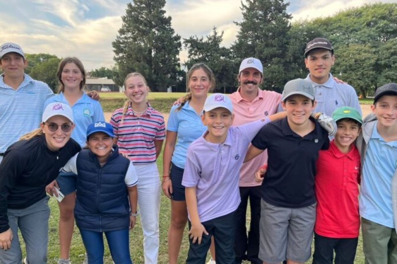 Entrenamiento para golfistas menores en el Jockey Club