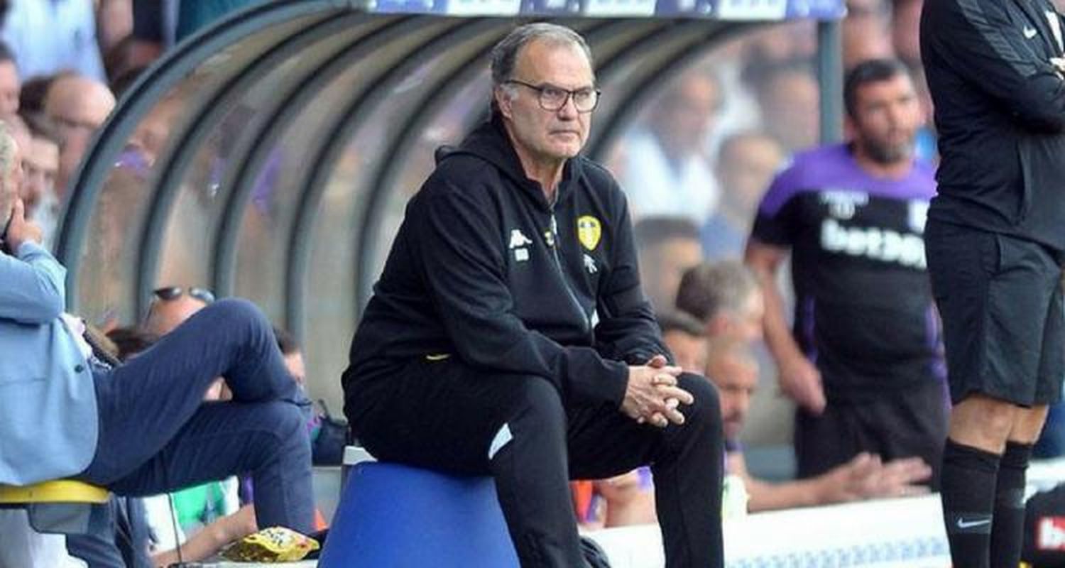 Marcelo Bielsa fue campeón con el Leeds y lo ascendió a la Premier League: El día que en un bar de San Pedro armó su primer cuerpo técnico