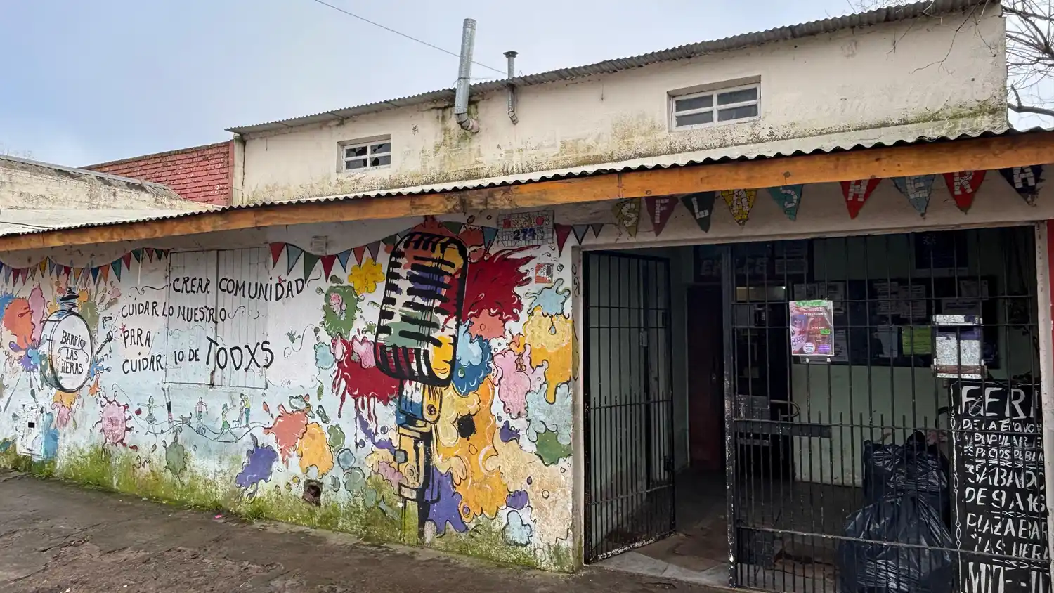 La dirigente explicó que los objetos robados estaban guardados bajo llave en estructuras construidas con esfuerzo comunitario.