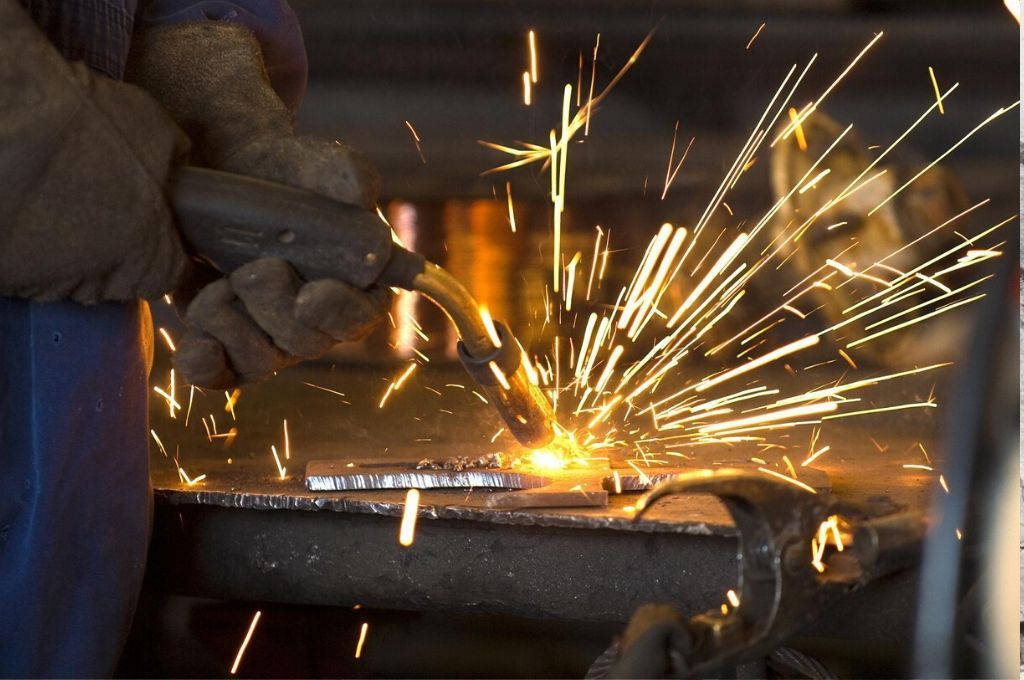 La producción metalúrgica acumula 17 meses en baja