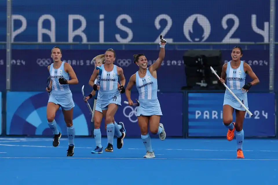Las Leonas, una de las máximas esperanzas argentinas para lograr medallas, debutaron con goleada.