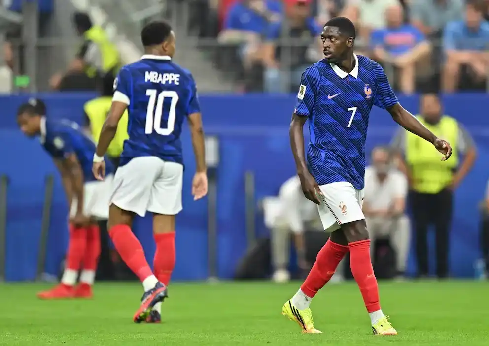 Ousmane Dembélé tomó la palabra de manera enérgica durante el entretiempo, generando un clima de tensión y malestar entre varios futbolistas.