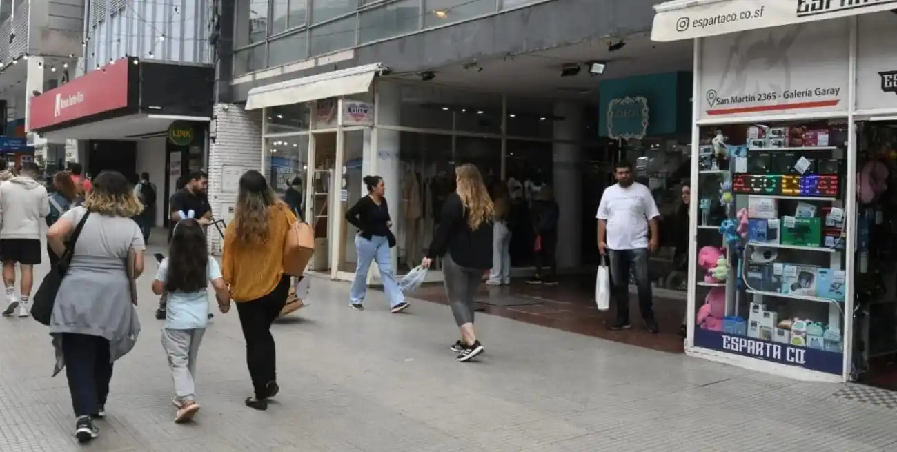 La confianza del consumidor cayó 13,5% desde diciembre. Crédito: Guillermo Di Salvatore.