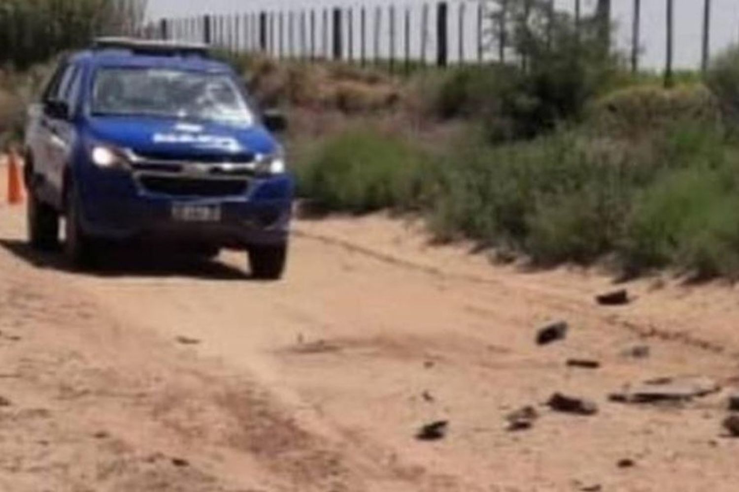 Por una huella en el camino, terminaron en el piso y lesionados