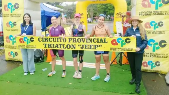El paceño Bruno Baldini y Ana Brunini brillaron en Concordia y se quedaron con la segunda fecha del Circuito de Triatlón